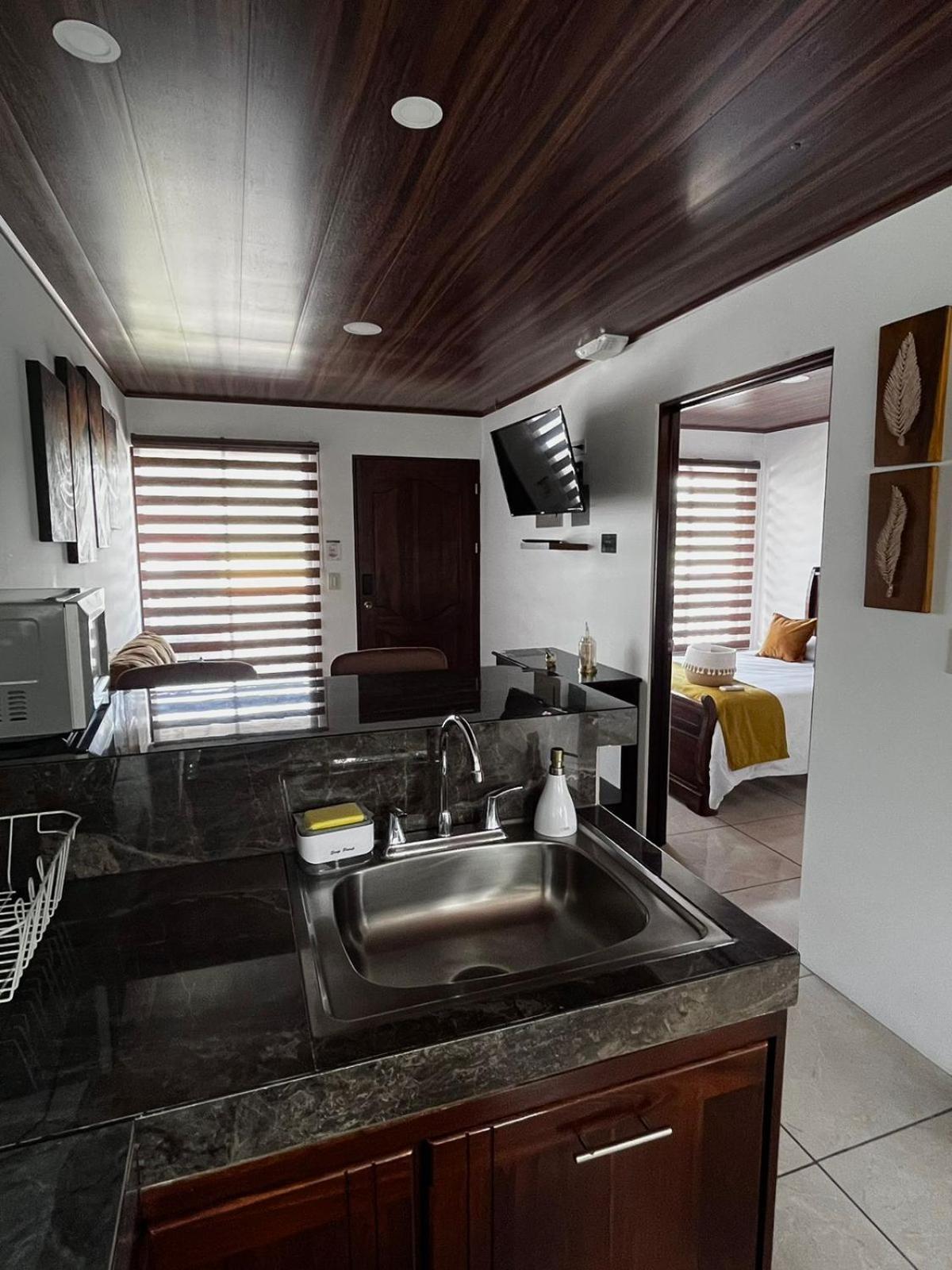 Mevak Apartments Suites La Fortuna Exterior photo